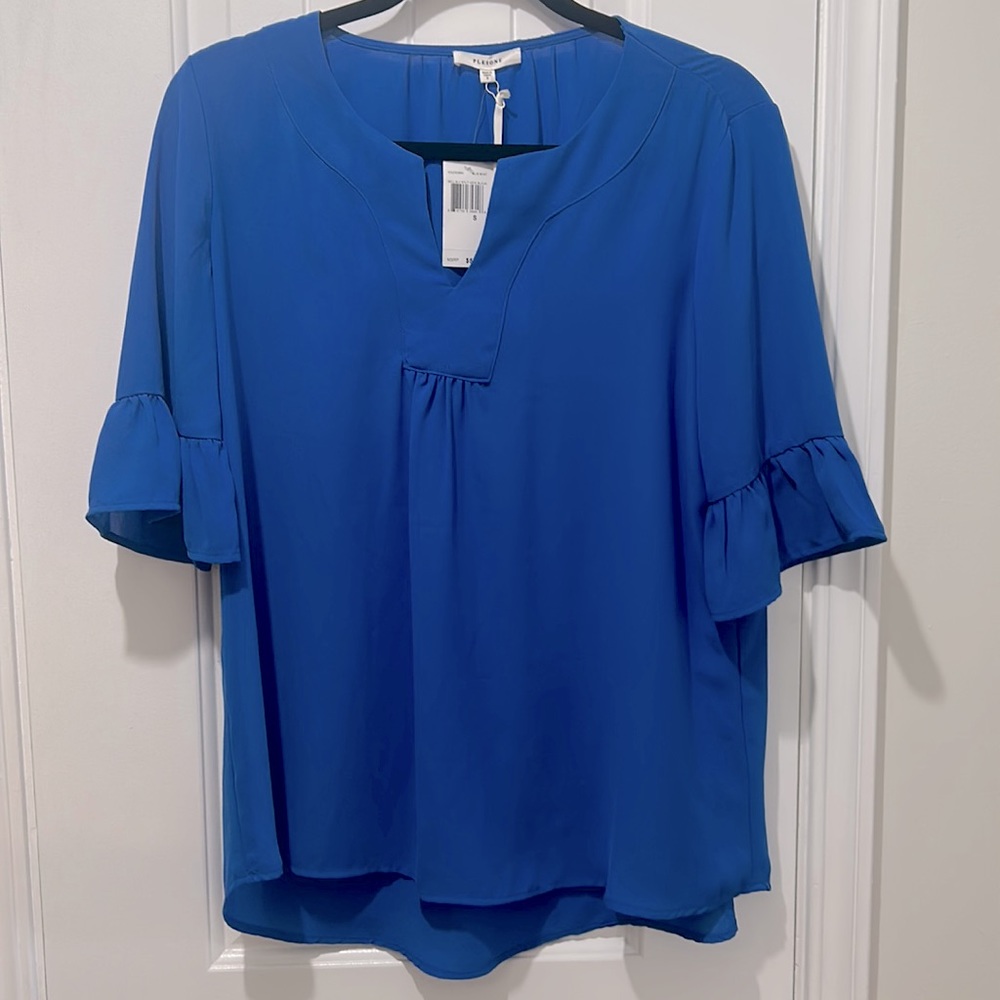 NWT Anthropologie Pleione Blue short sleeve flowy v neck top with ruffle sleeves